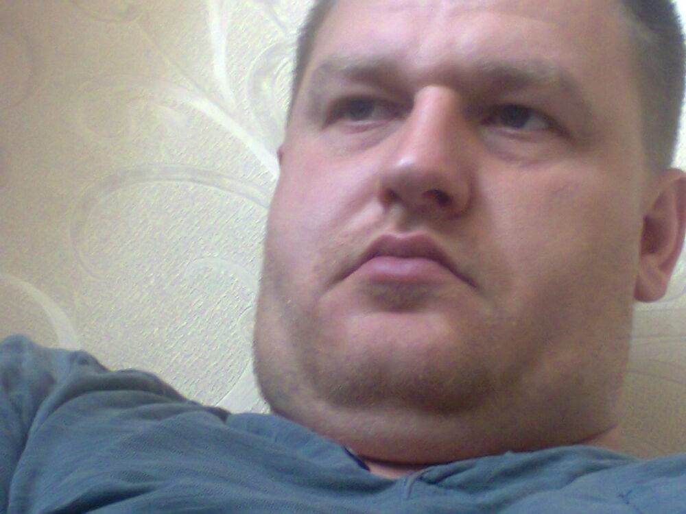 8226655  Andrej, 43 ,    