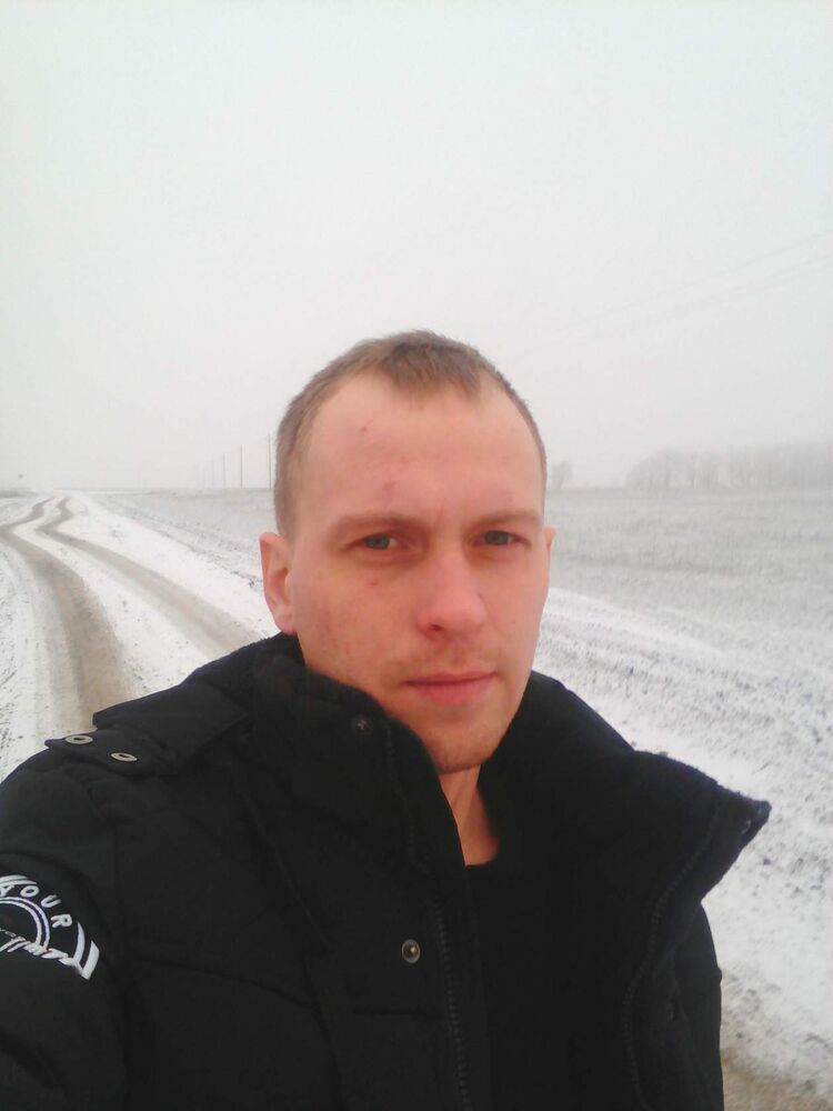  43230585  Viktor, 32 ,    