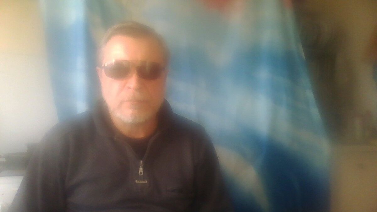  8369945  Maiklai, 57 ,    
