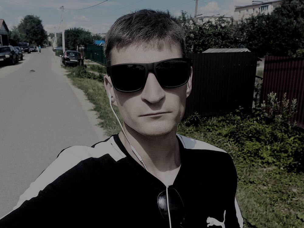 39103615  Gusakov, 27 ,    