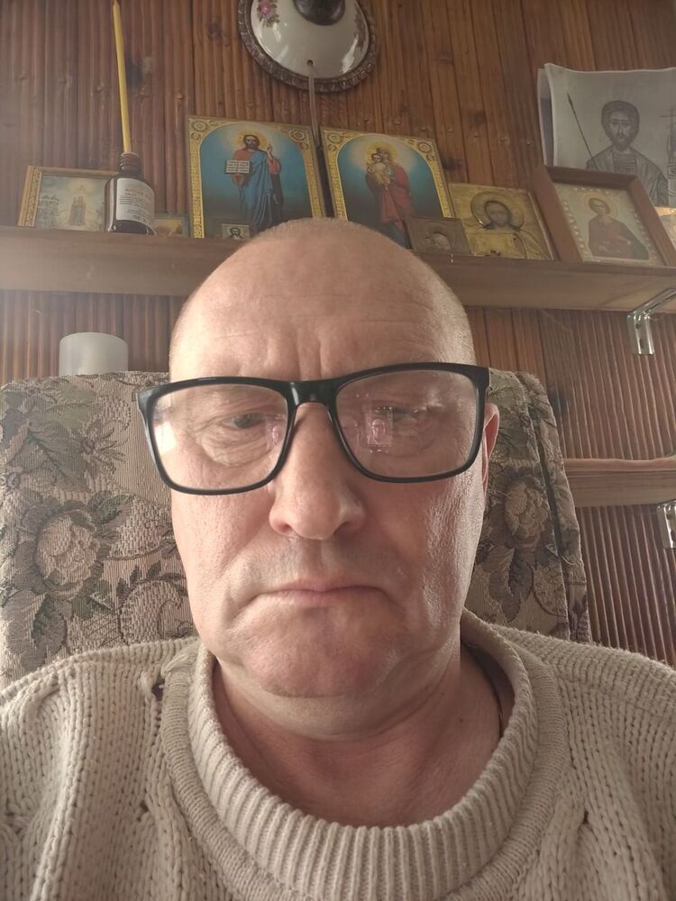  26905735  Andrei, 61 ,    