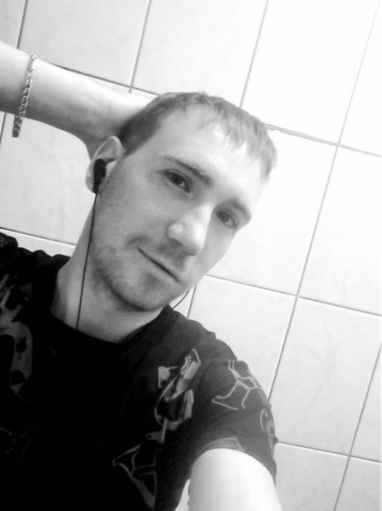 48323545  Leonid, 26 ,    