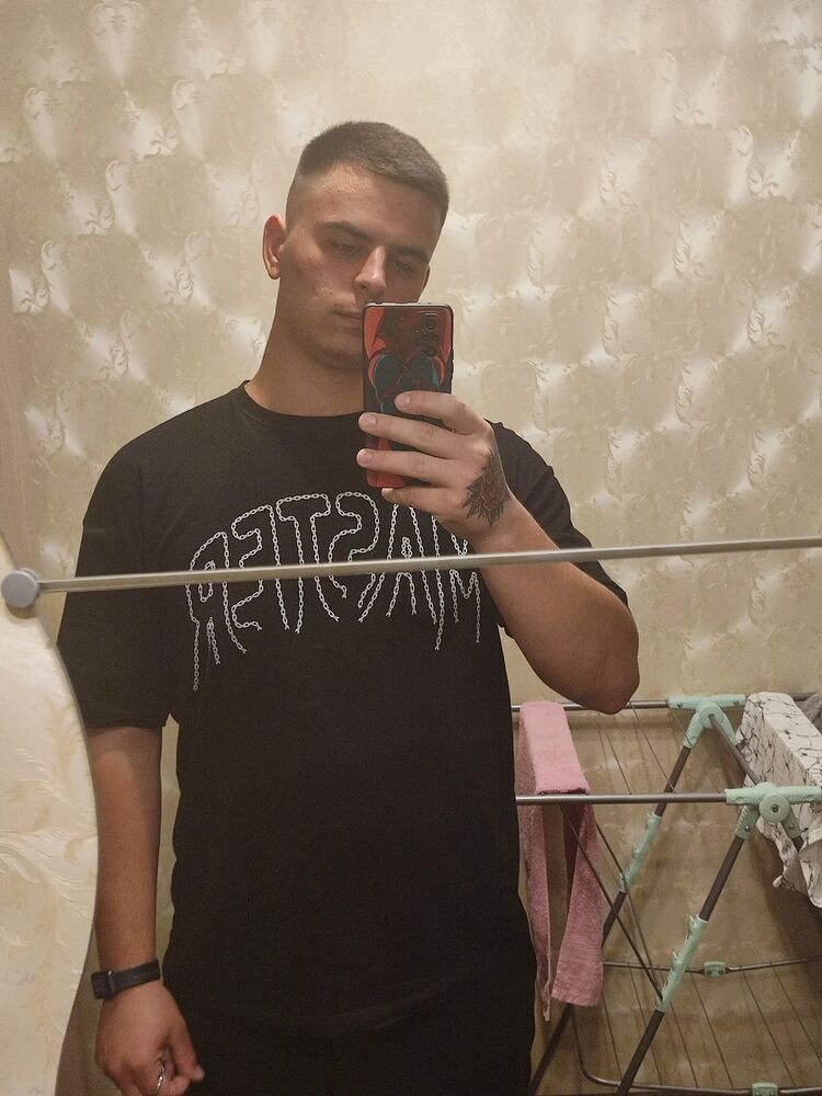  ,   Vladislav, 24 ,   ,   