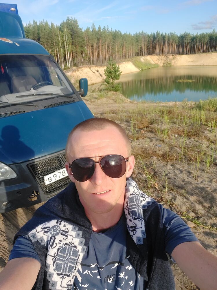  37198355  Sergey, 32 ,    
