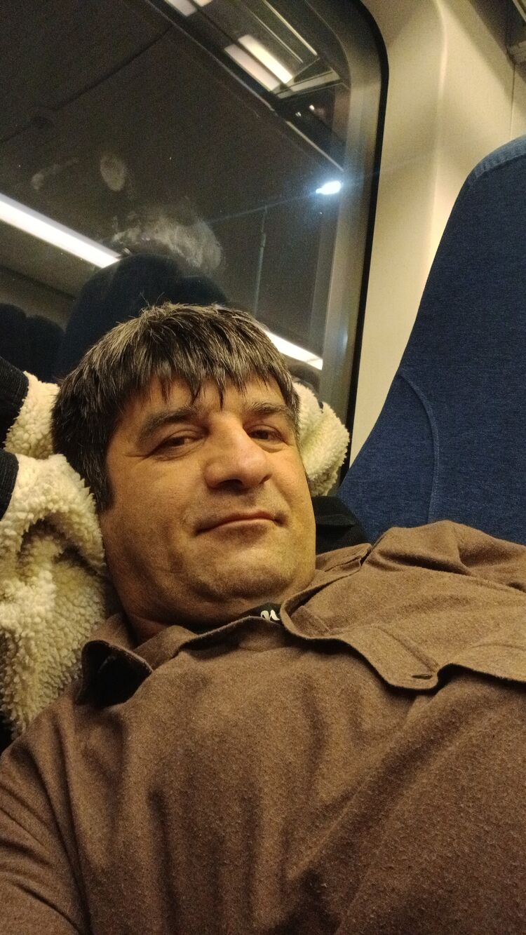  49158135  Murat, 41 ,    