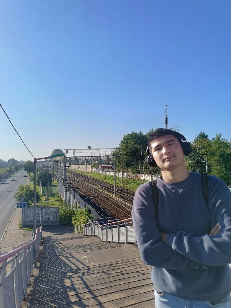  52815045  Fayzulla, 18 ,    