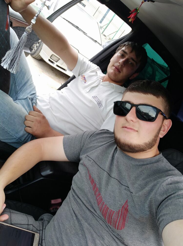 21087945  Badyr, 28 ,    