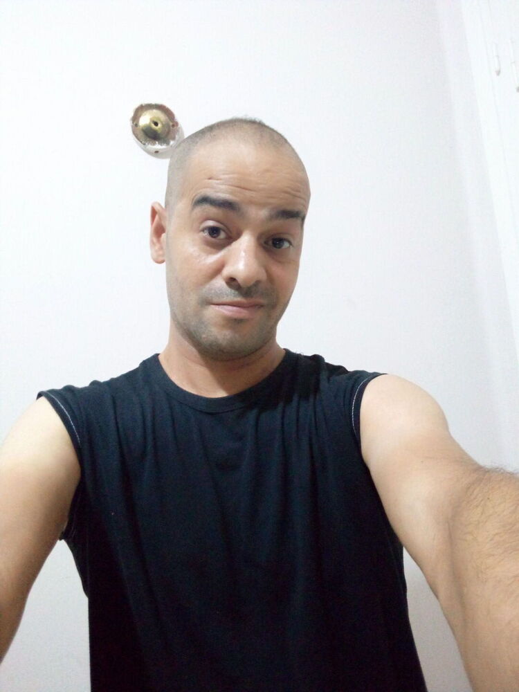  23931925  Wael hamoda, 44 ,    