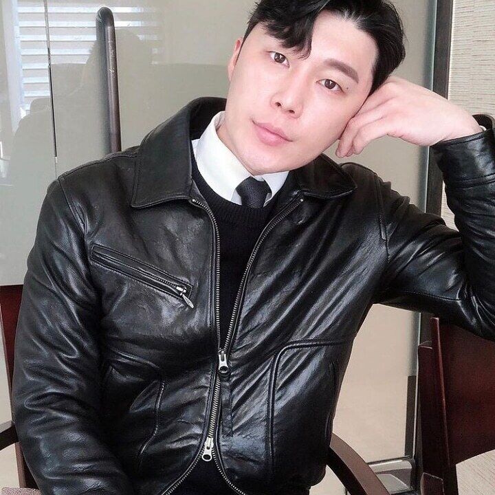  22958255  Chang Don, 49 ,    