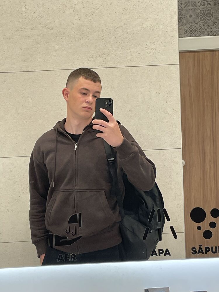  ,   Nikita, 19 ,   ,   