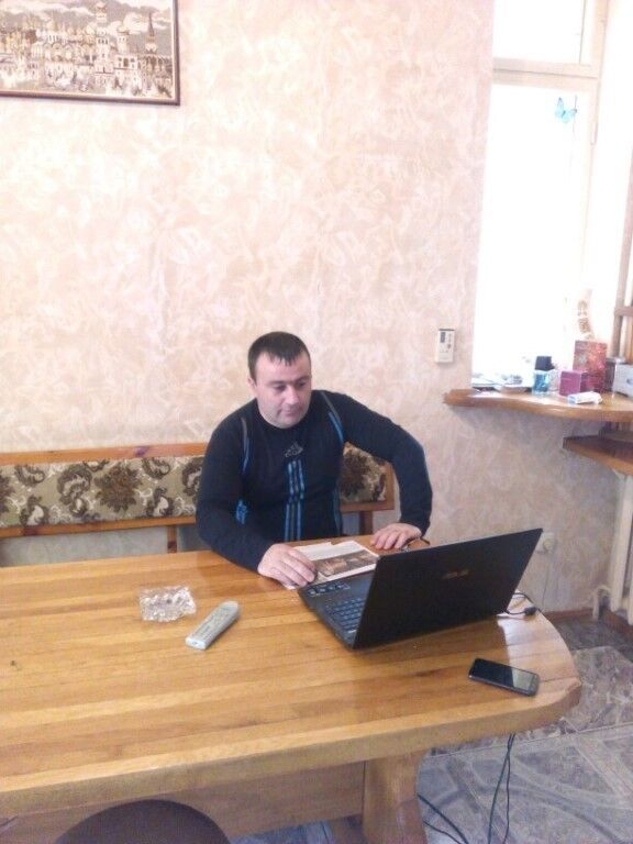  13283975  Armen, 45 ,    