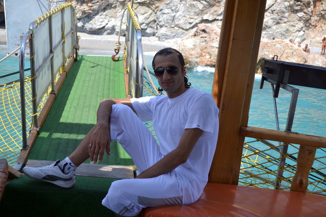  ,   Paata, 48 ,   