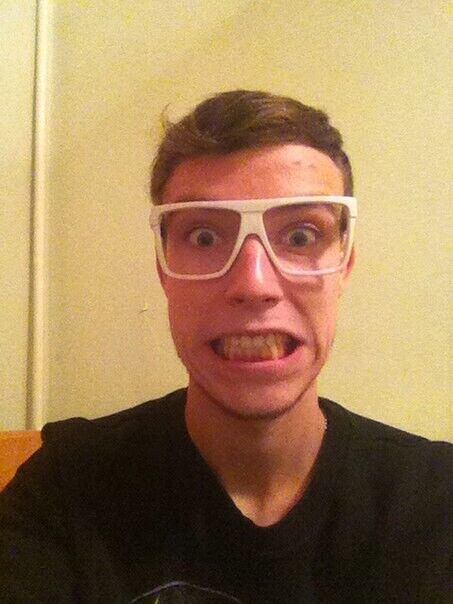  20776165  Alexei, 33 ,    