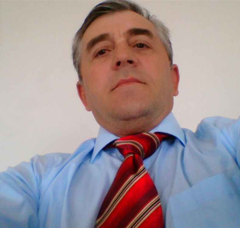  16032905  Ruslan, 52 ,    