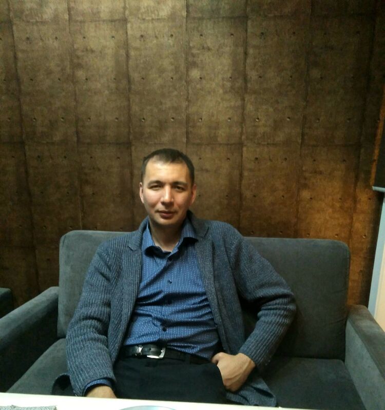  28516695  , 37 ,    -