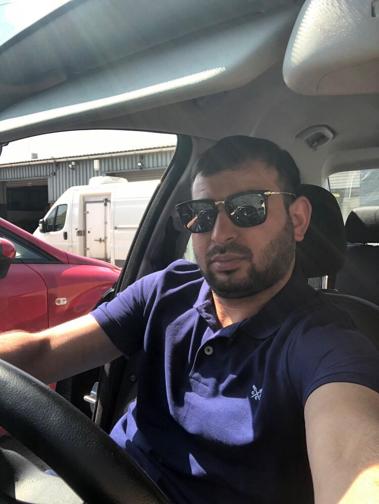  26802105  Rafael, 37 ,    -