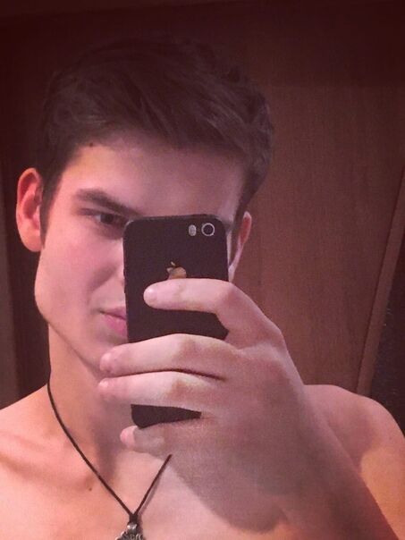  28491565  Nikolas, 25 ,    