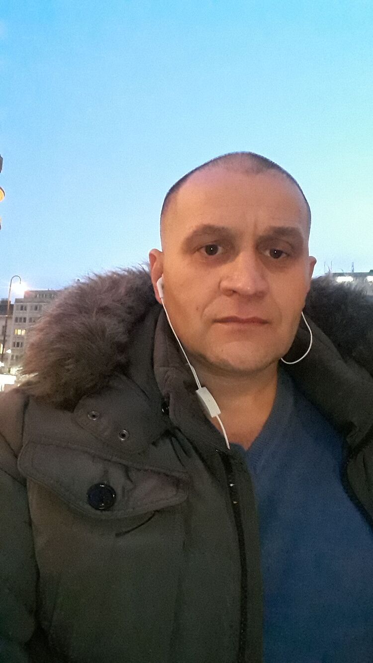  24012425   igor, 47 ,    