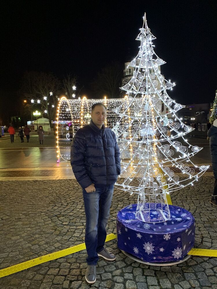  ,   Leo, 43 ,   ,   , c , 