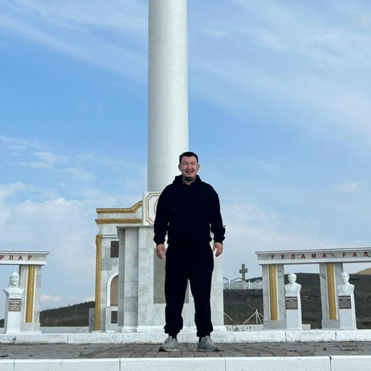  ,   Ulan, 33 ,   c 