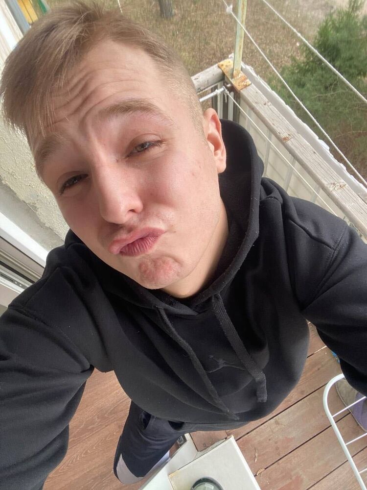  54427225  Vitalik, 22 ,    -