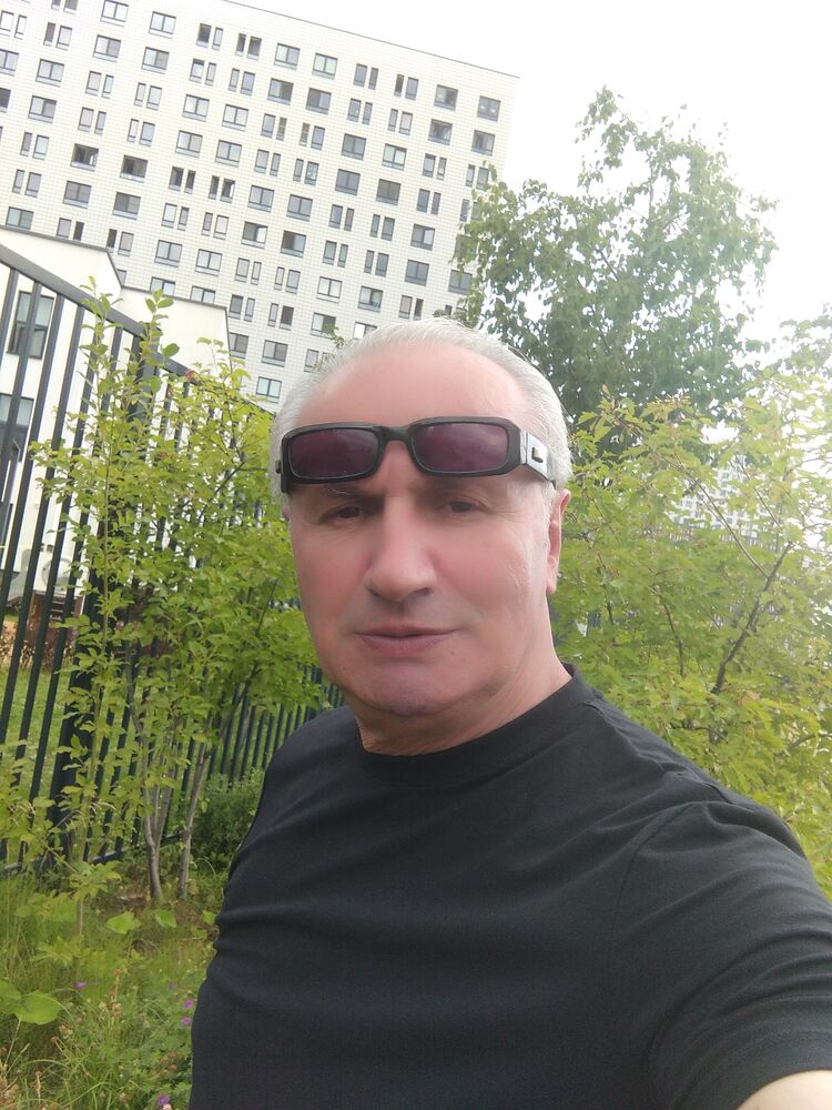  44882855  , 61 ,    