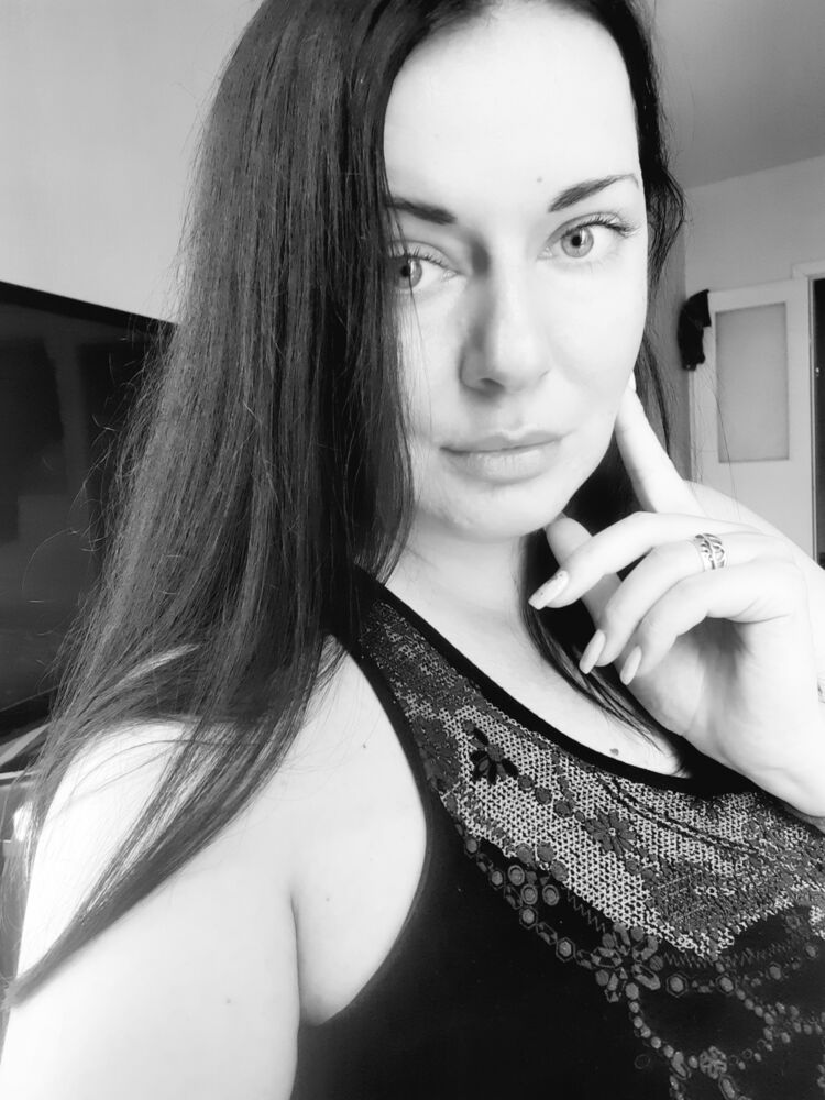  44063805  Yana, 38 ,    