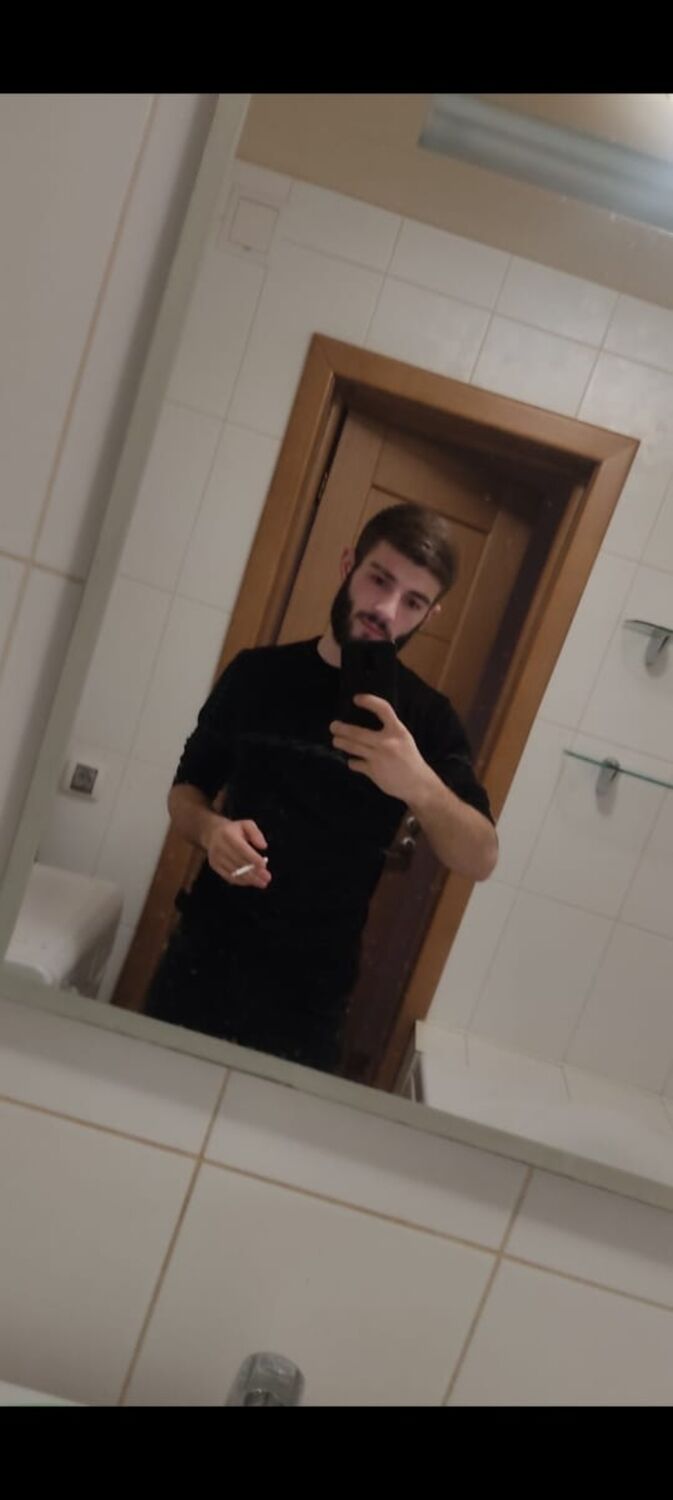  46525785  , 24 ,    