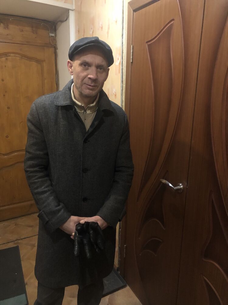  41378585  Oleg, 52 ,    