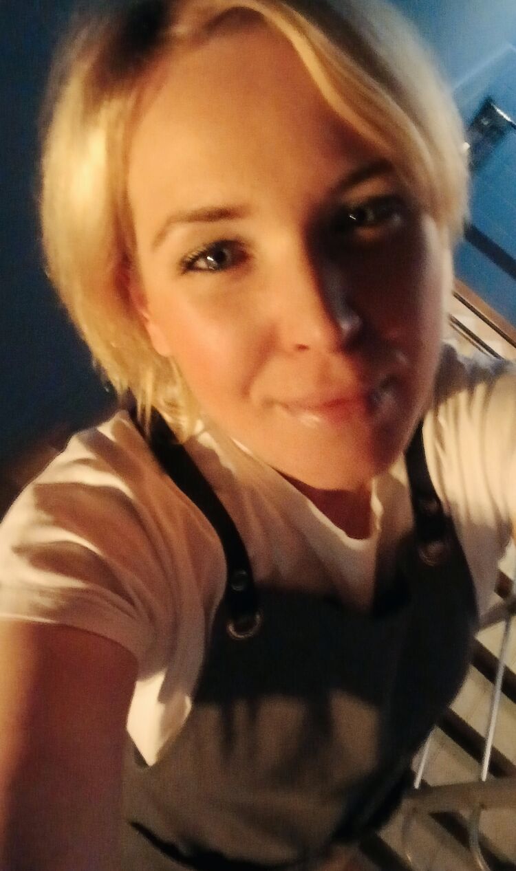  31317925  AnnA, 43 ,    