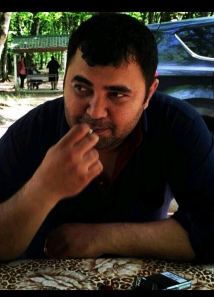  21097125  Romantik, 47 ,    