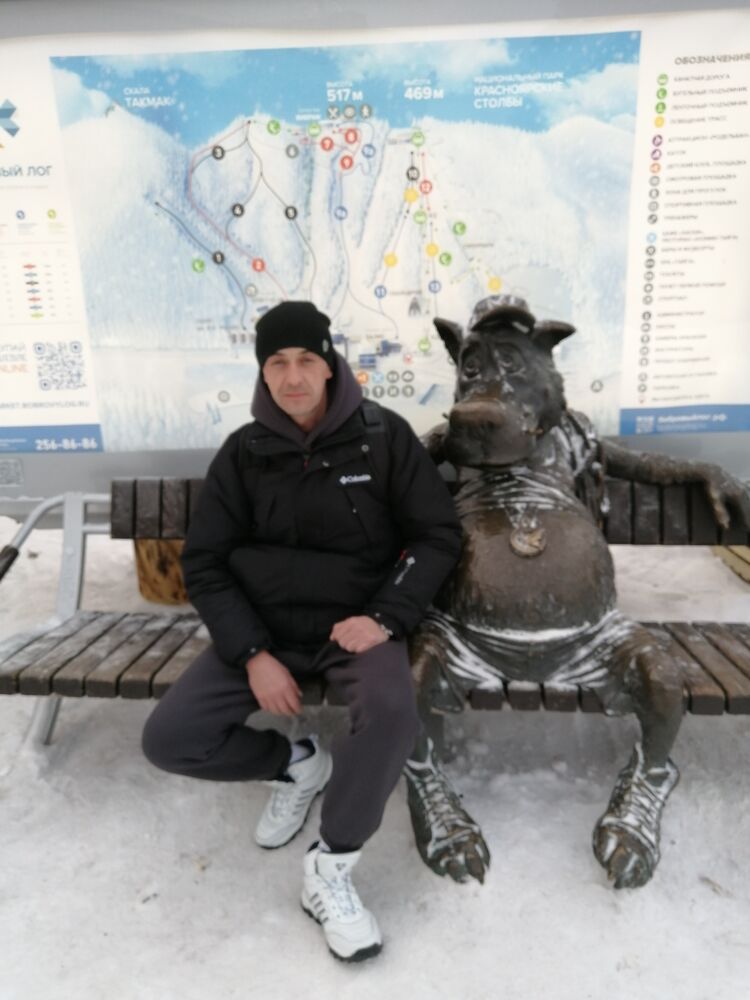  40815255  WiktorCuba, 44 ,    