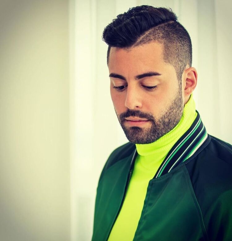  19833985  ALEX WILLIAM, 40 ,    Frankfurt Am Main