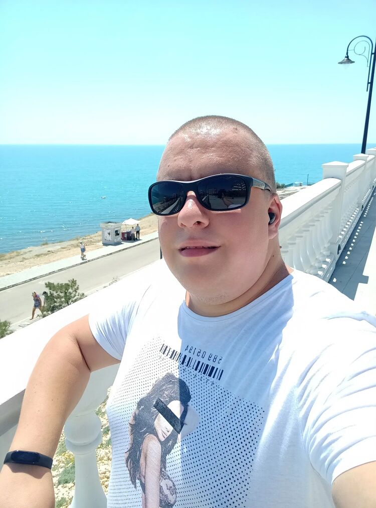  38768675  Pavel, 33 ,    