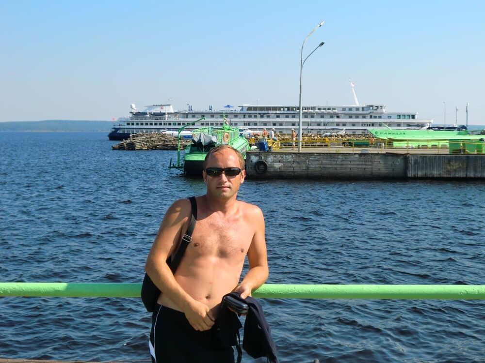  -,   Viktor, 47 ,   ,   