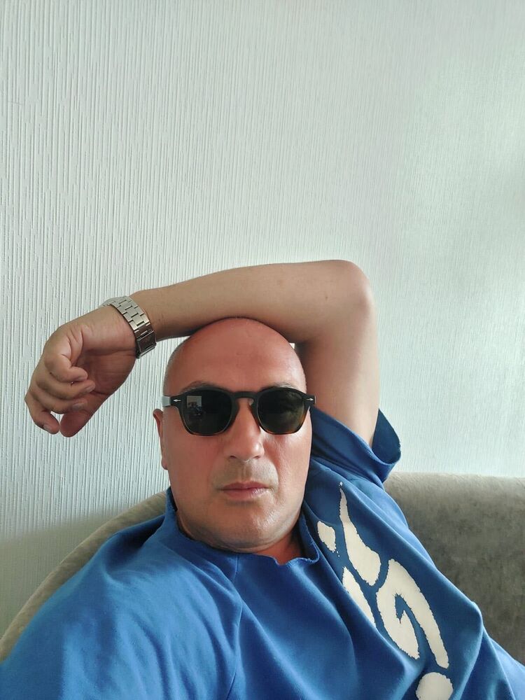  ,   Mamuka, 41 ,   ,   