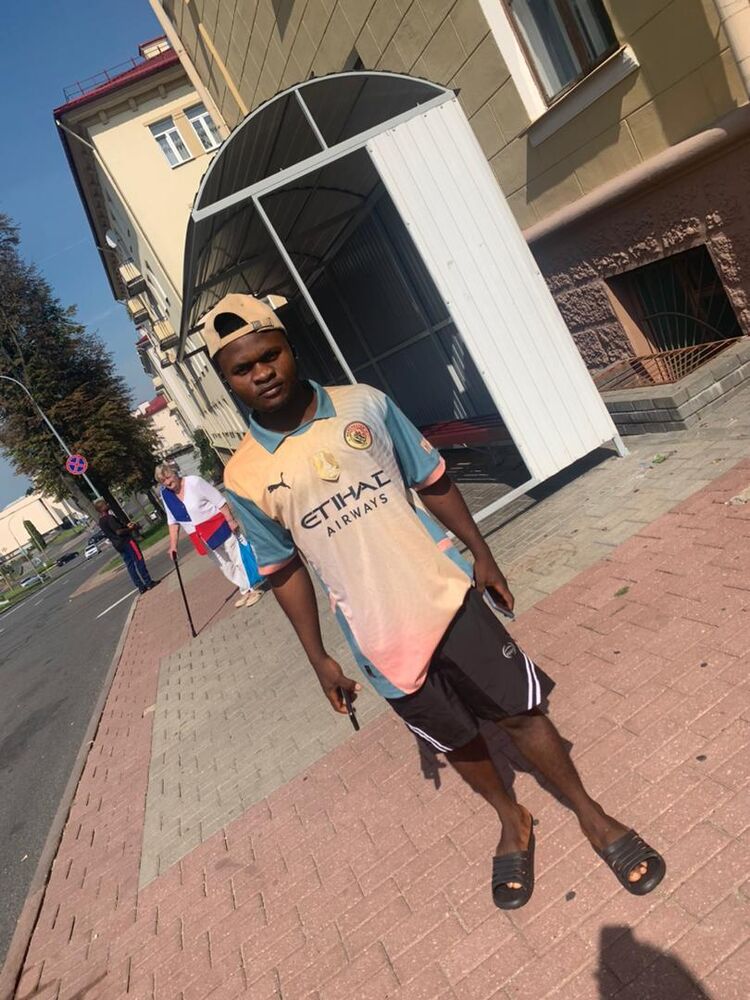  53294505  Frank wilfre, 26 ,    