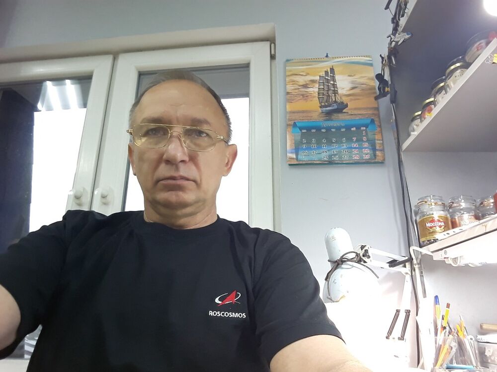  18705745  , 60 ,    