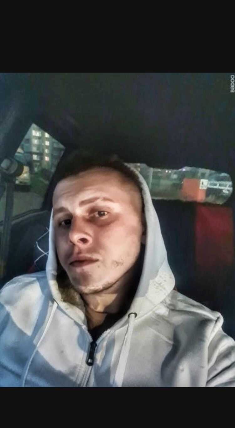  42553865  Stanislav, 29 ,     