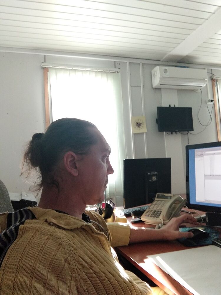  18488675  Leonid, 46 ,    
