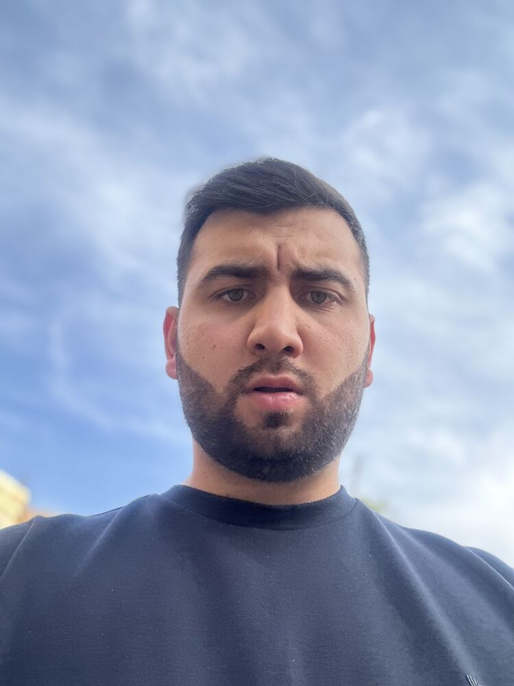  53398415  Azar, 24 ,    