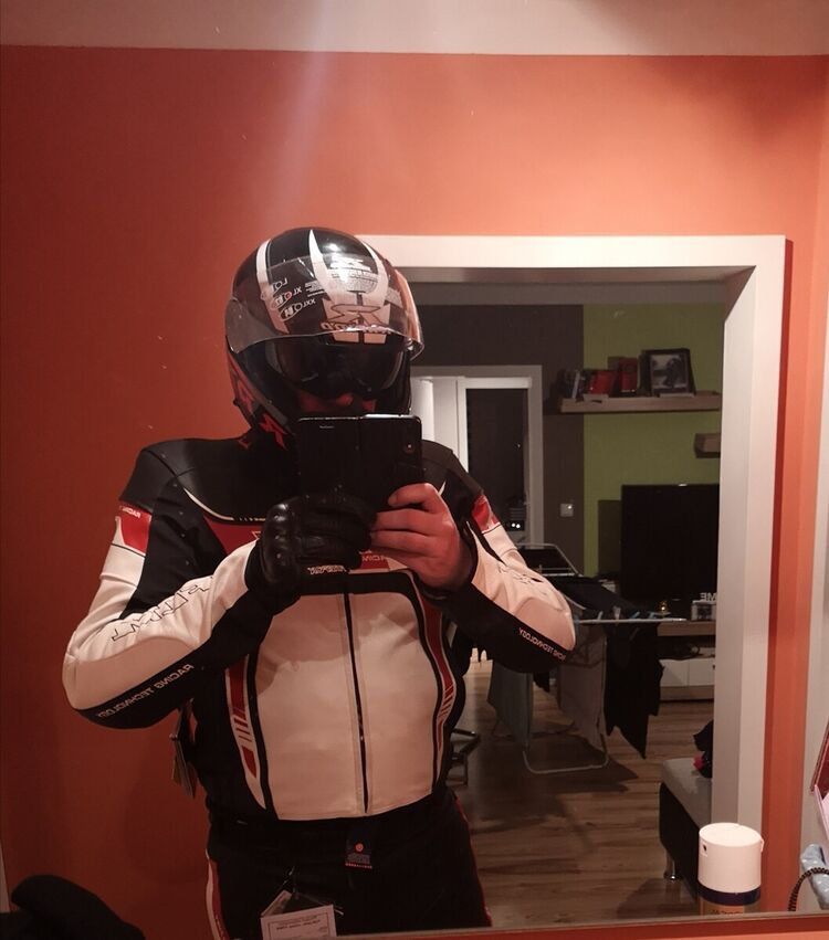  22170925  , 34 ,    