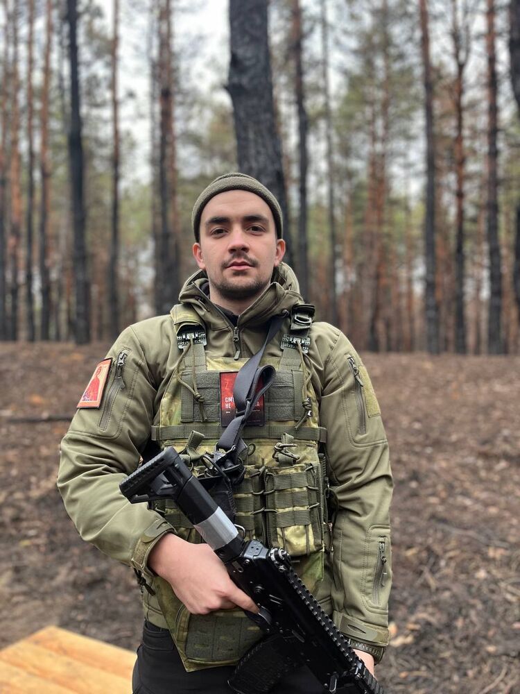  51192705  Slava, 23 ,    