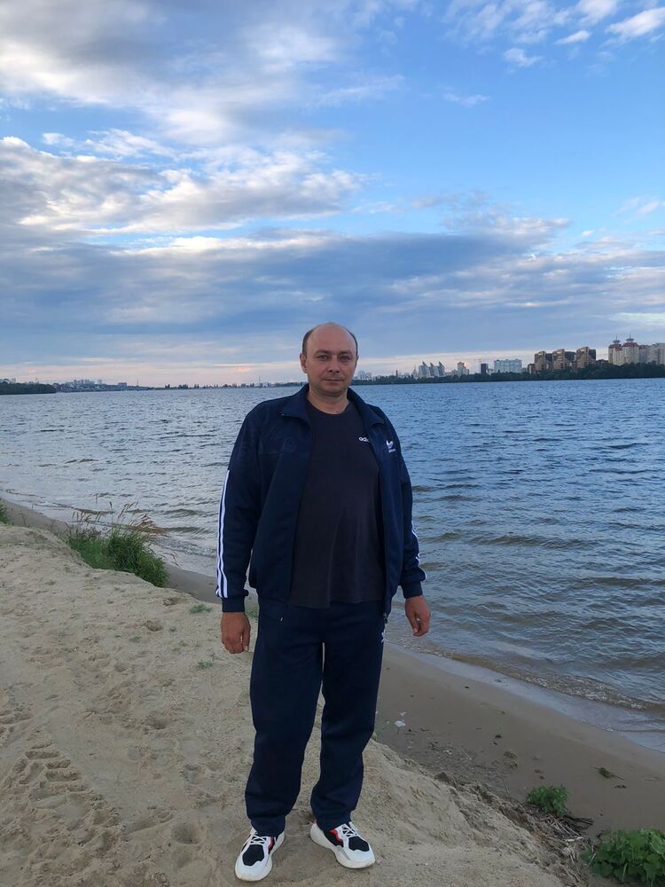  ,   Vladislav, 43 ,   ,   