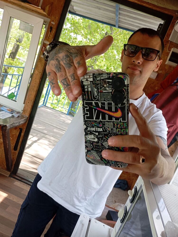 ,   Alex, 29 ,     