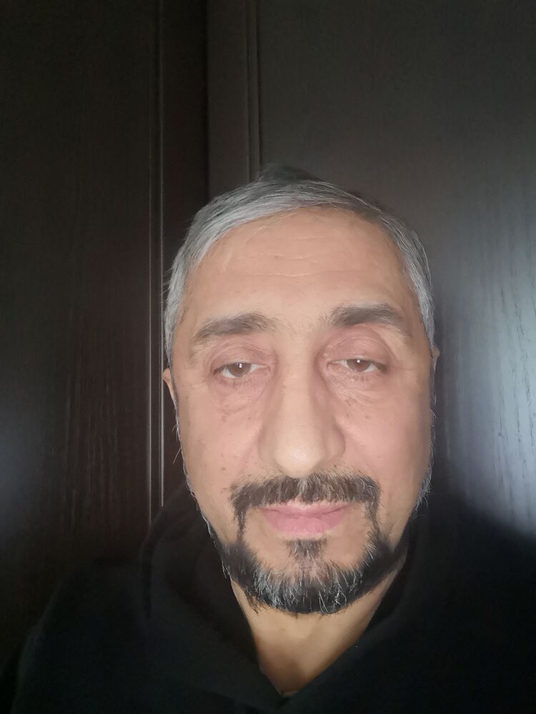  49688255  Maga, 49 ,    