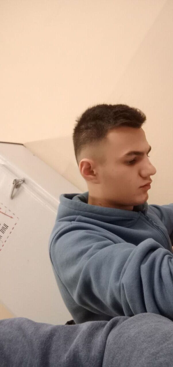  28582825  , 21 ,    