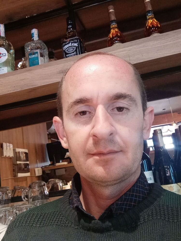  24508595  David, 43 ,    