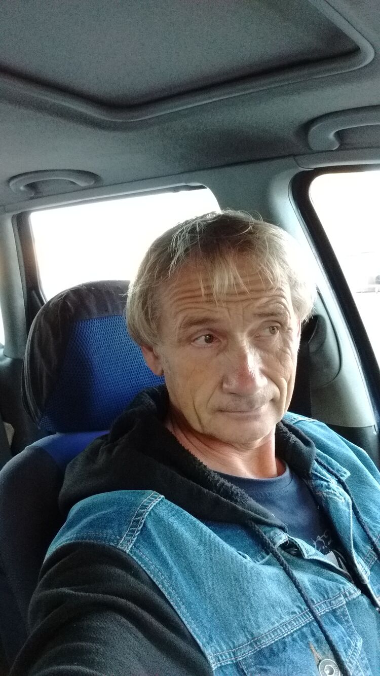  45312185  Andrei, 59 ,    