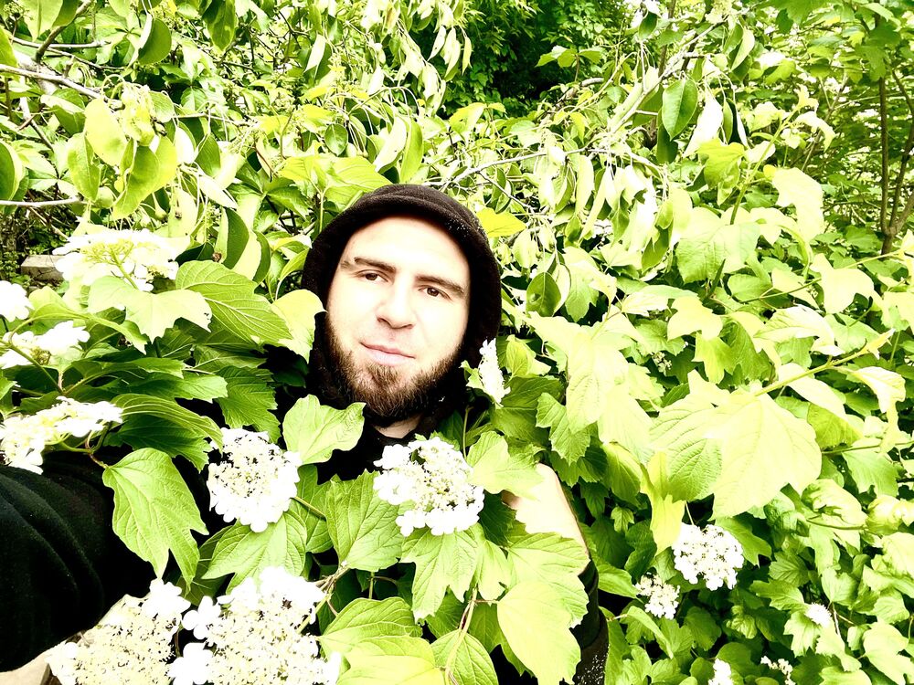  44041615  Roman, 34 ,    